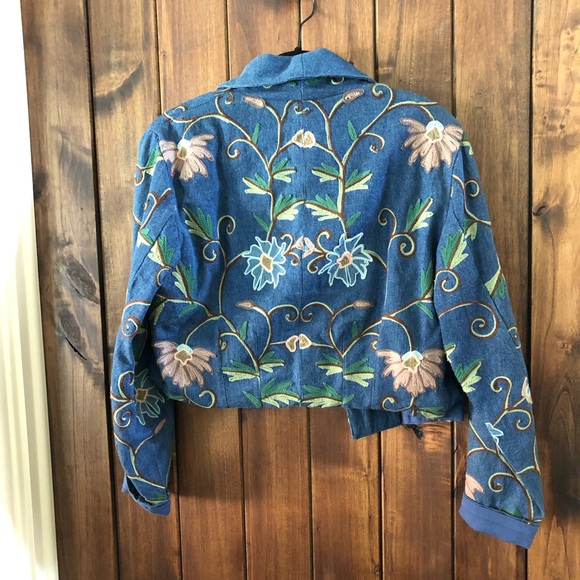 Embroidered Floral Denim Jacket - Picture 3 of 3